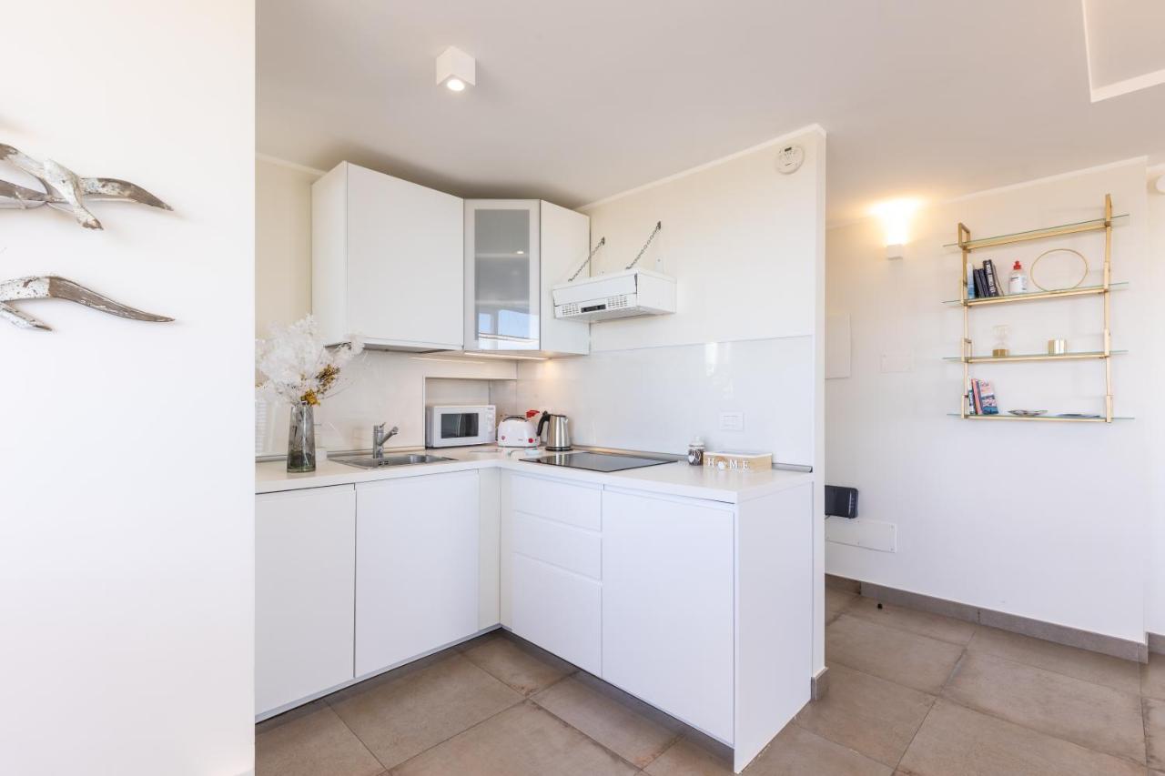 Penthouse With A Panoramic Rooftop In Trastevere With Seasonally Jacuzzi Rome Bagian luar foto